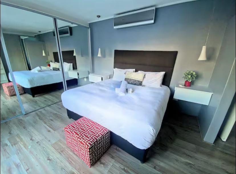 To Let 3 Bedroom Property for Rent in Green Point Western Cape